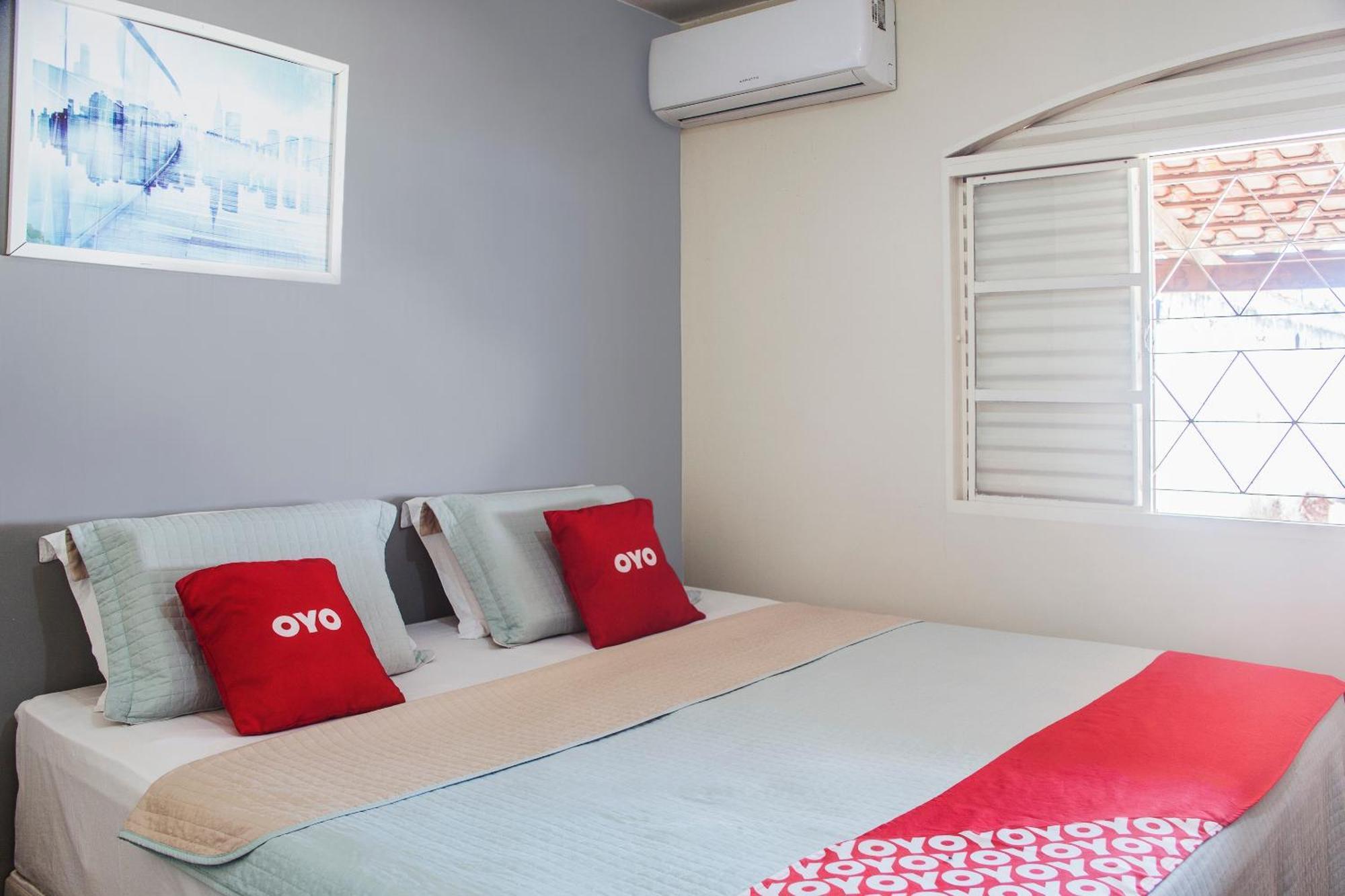 Oyo M&J Hotel Santo Antônio do Descoberto エクステリア 写真