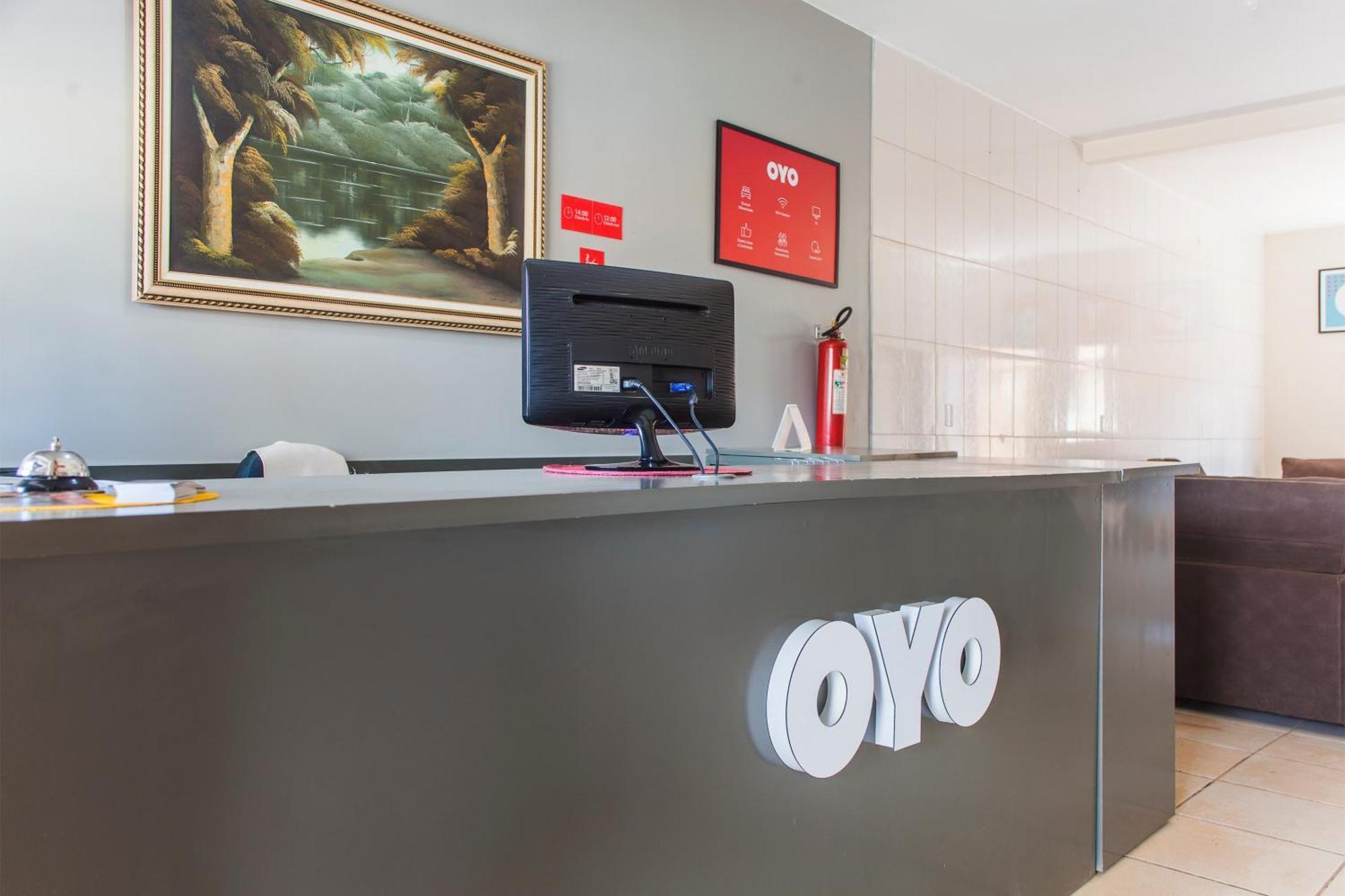 Oyo M&J Hotel Santo Antônio do Descoberto エクステリア 写真